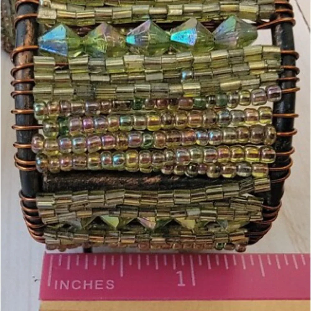 🔹NWOT🔹Set of 4 Pier 1 Bronze and Green Beaded Napkin Rings